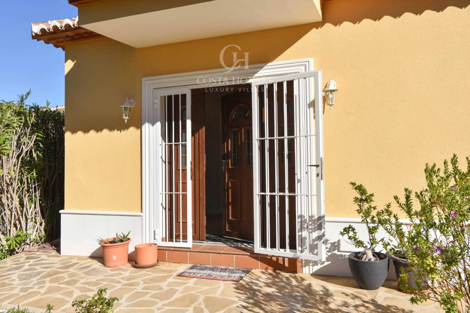 4 makuuhuone Huvila myytävänä paikassa Adsubia mukana uima-altaan 
autotalli - 1 495 000 € (Ref: 9639482)