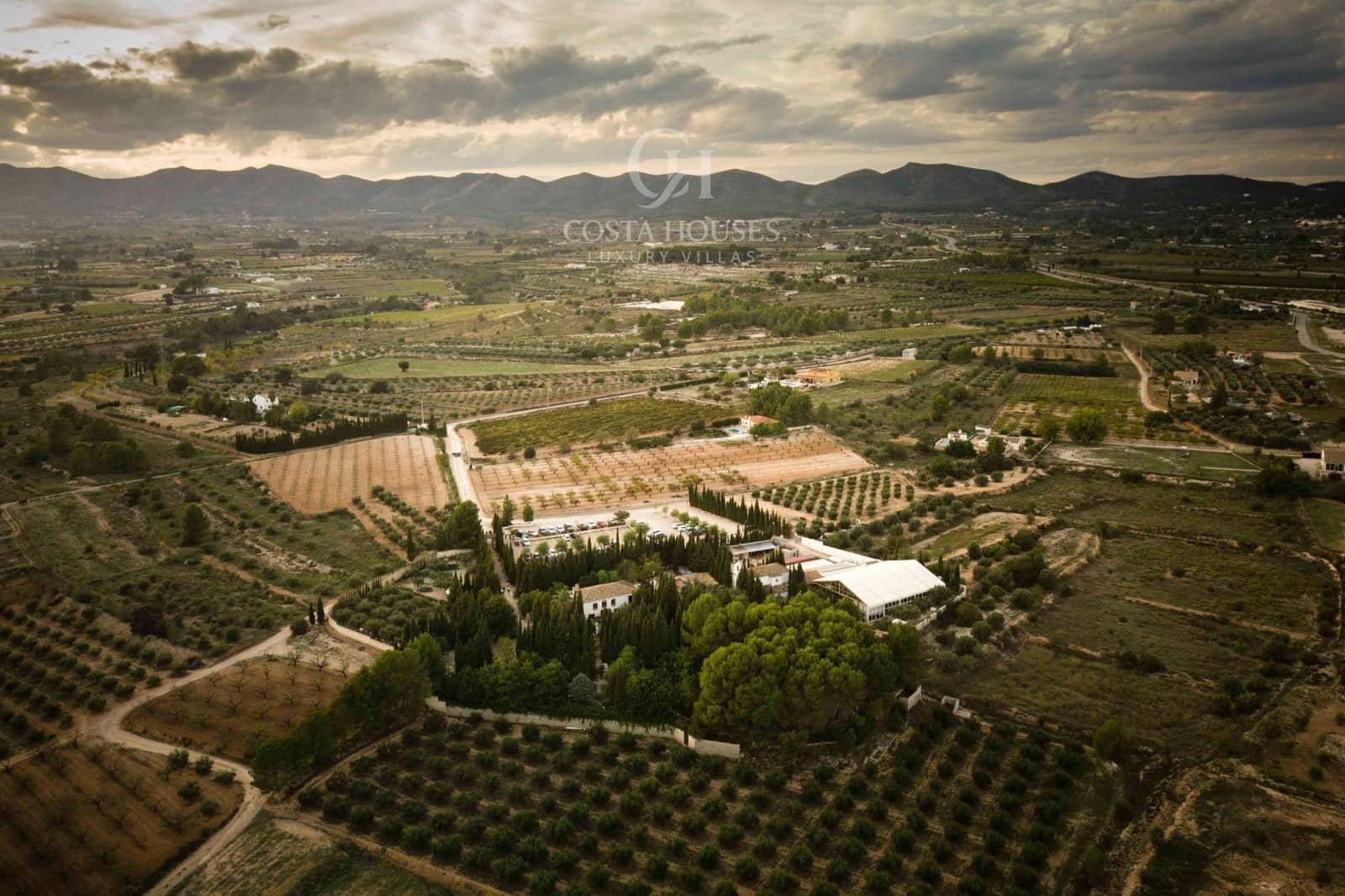 6 sypialnia Finka/Dom wiejski na sprzedaż w L'Olleria z basenem - 3 500 000 € (Ref: 9648078)