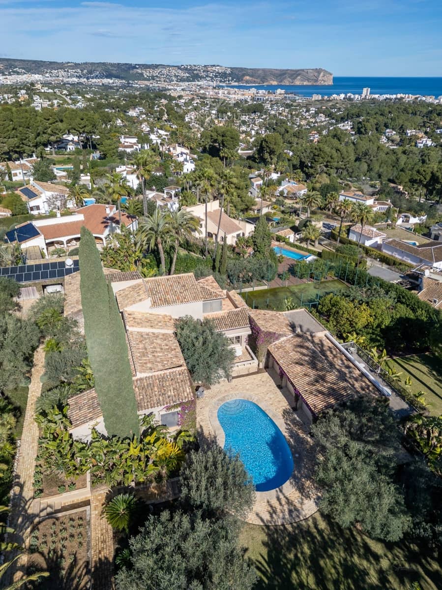 4 makuuhuone Huvila myytävänä paikassa Javea / Xabia mukana uima-altaan 
autotalli - 3 900 000 € (Ref: 9656053)