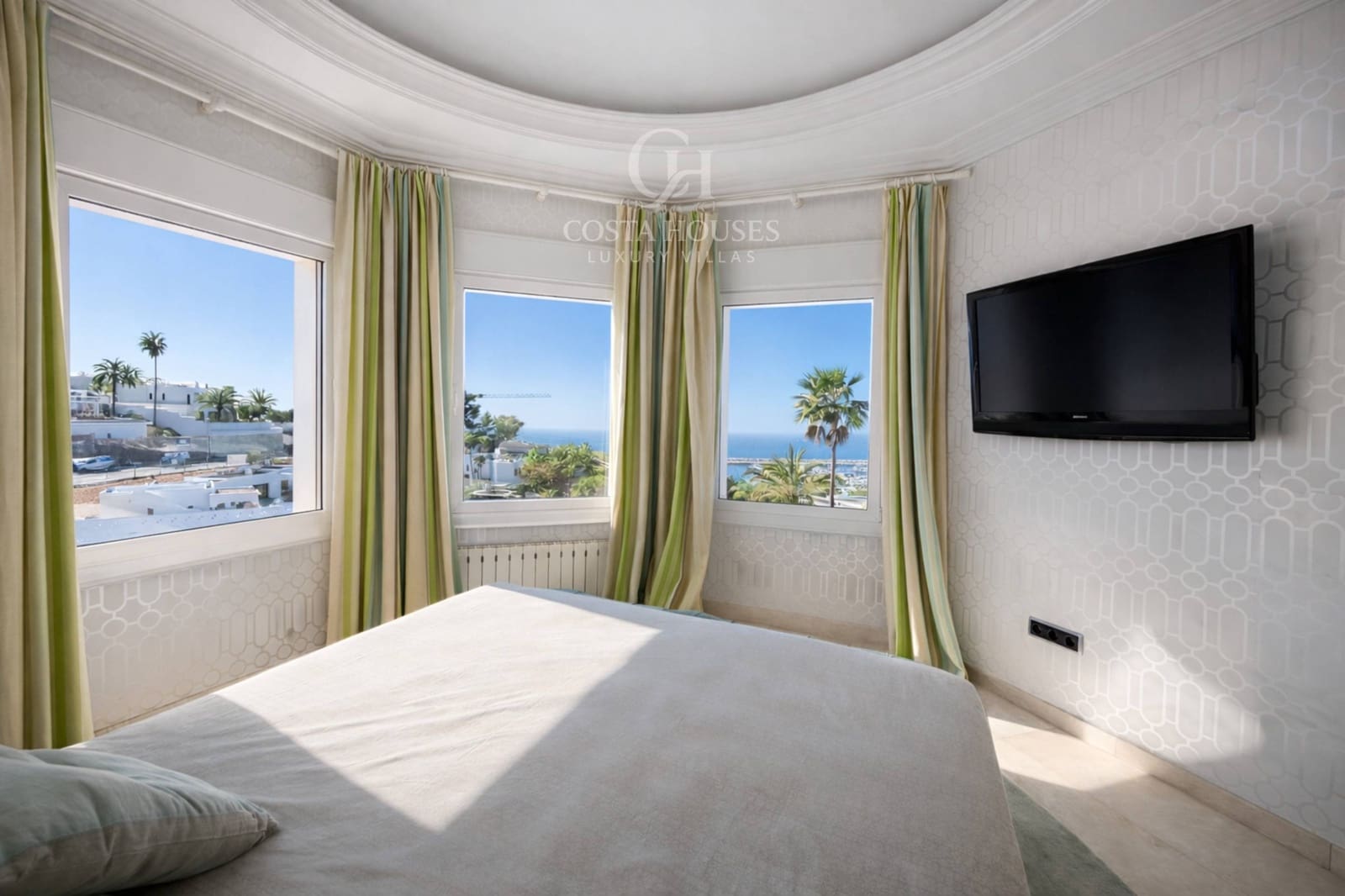 7 bedroom Villa for sale in Moraira with pool garage - € 4,175,000 (Ref: 9663742)