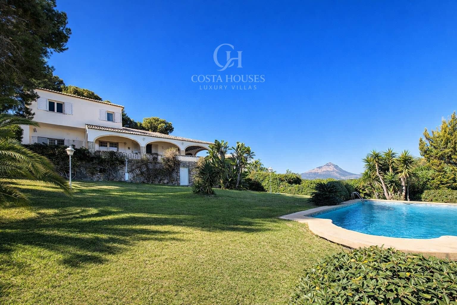 Chalet de 8 habitaciones en Javea / Xàbia en venta con piscina garaje - 2.350.000 € (Ref: 9674169)