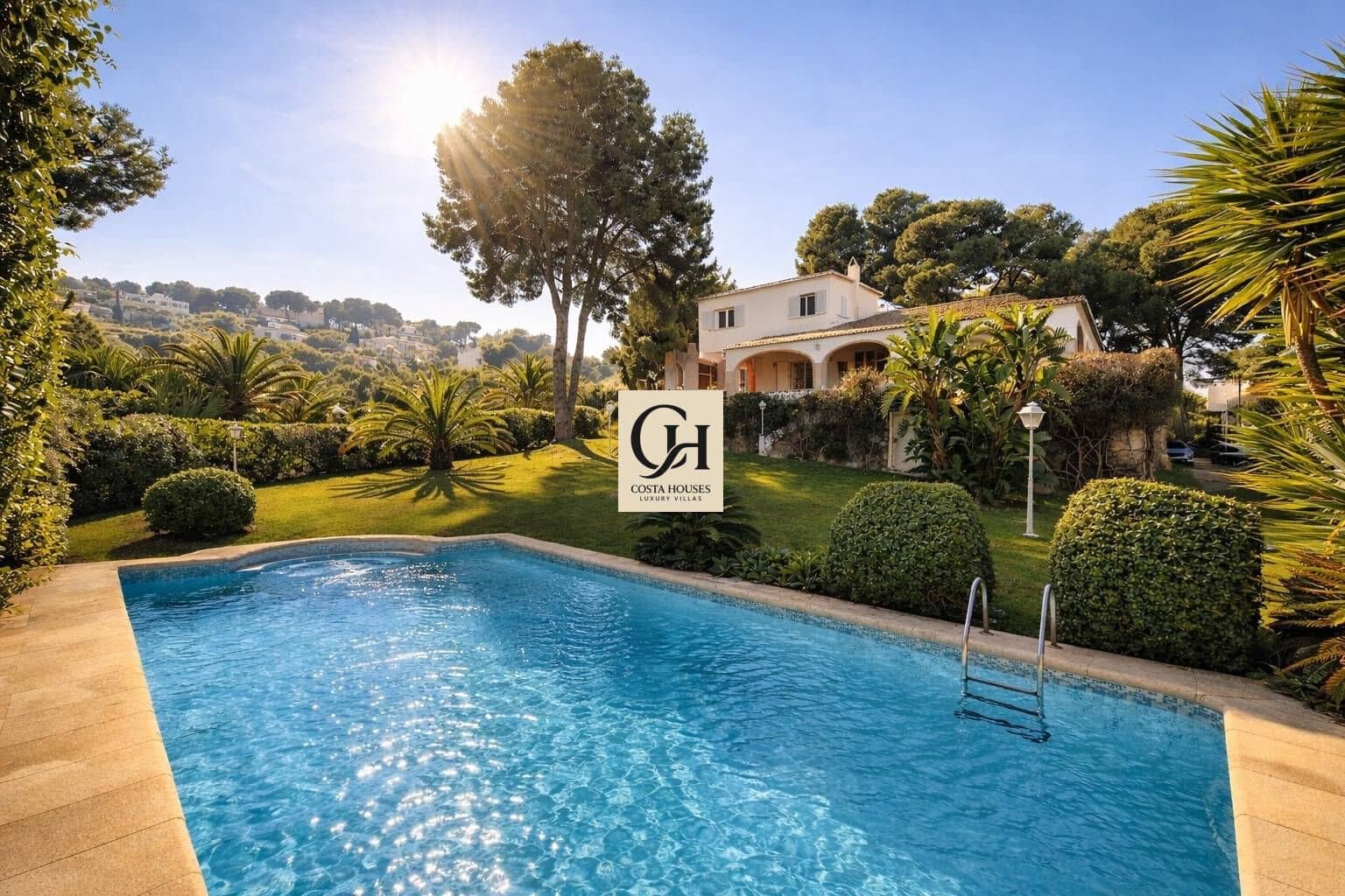 Chalet de 8 habitaciones en Javea / Xàbia en venta con piscina garaje - 2.350.000 € (Ref: 9674169)