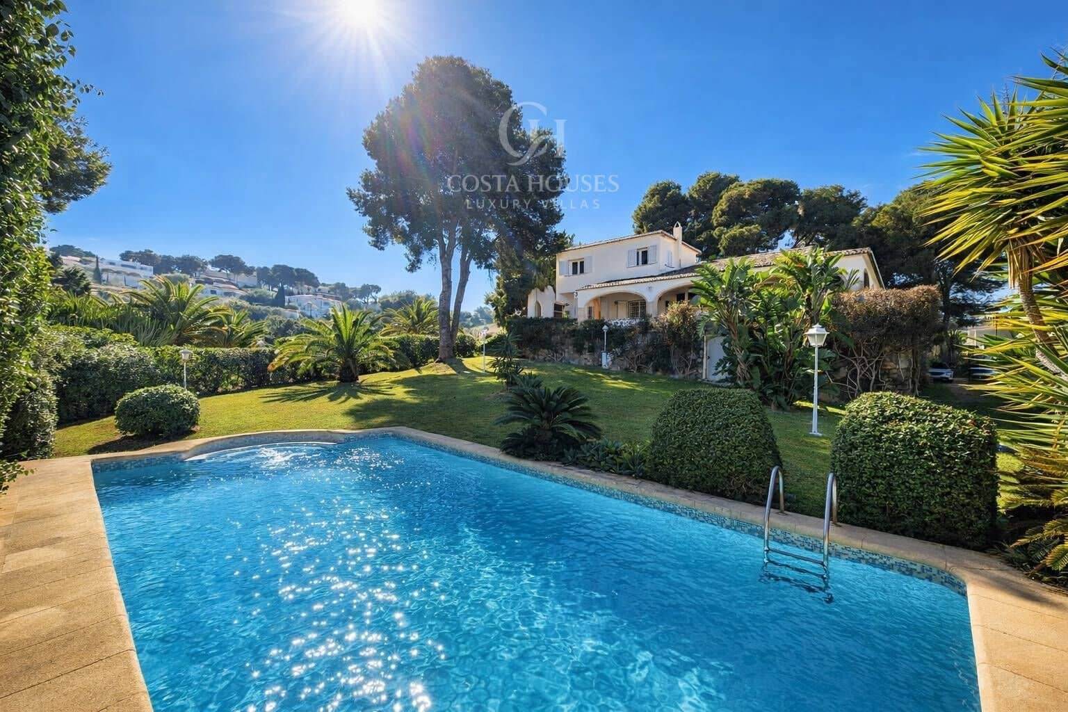 Chalet de 8 habitaciones en Javea / Xàbia en venta con piscina garaje - 2.350.000 € (Ref: 9674169)