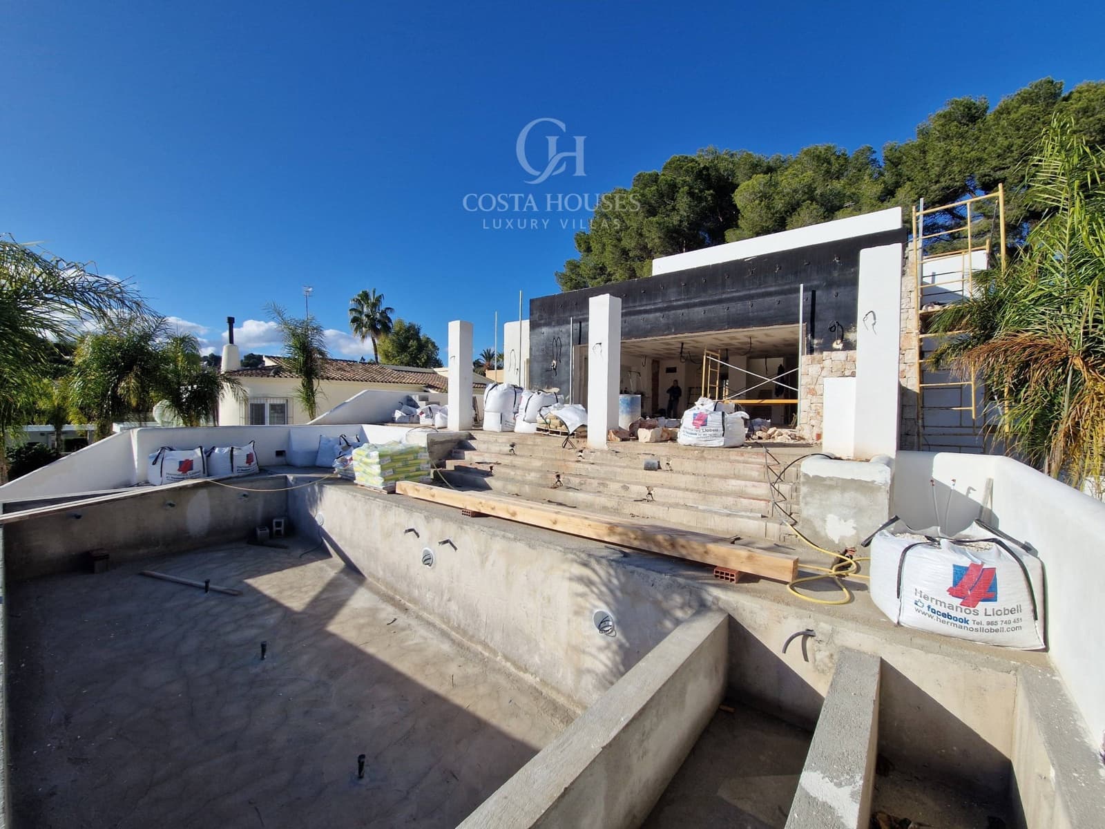 5 bedroom Villa for sale in Moraira with pool garage - € 2,395,000 (Ref: 9719889)