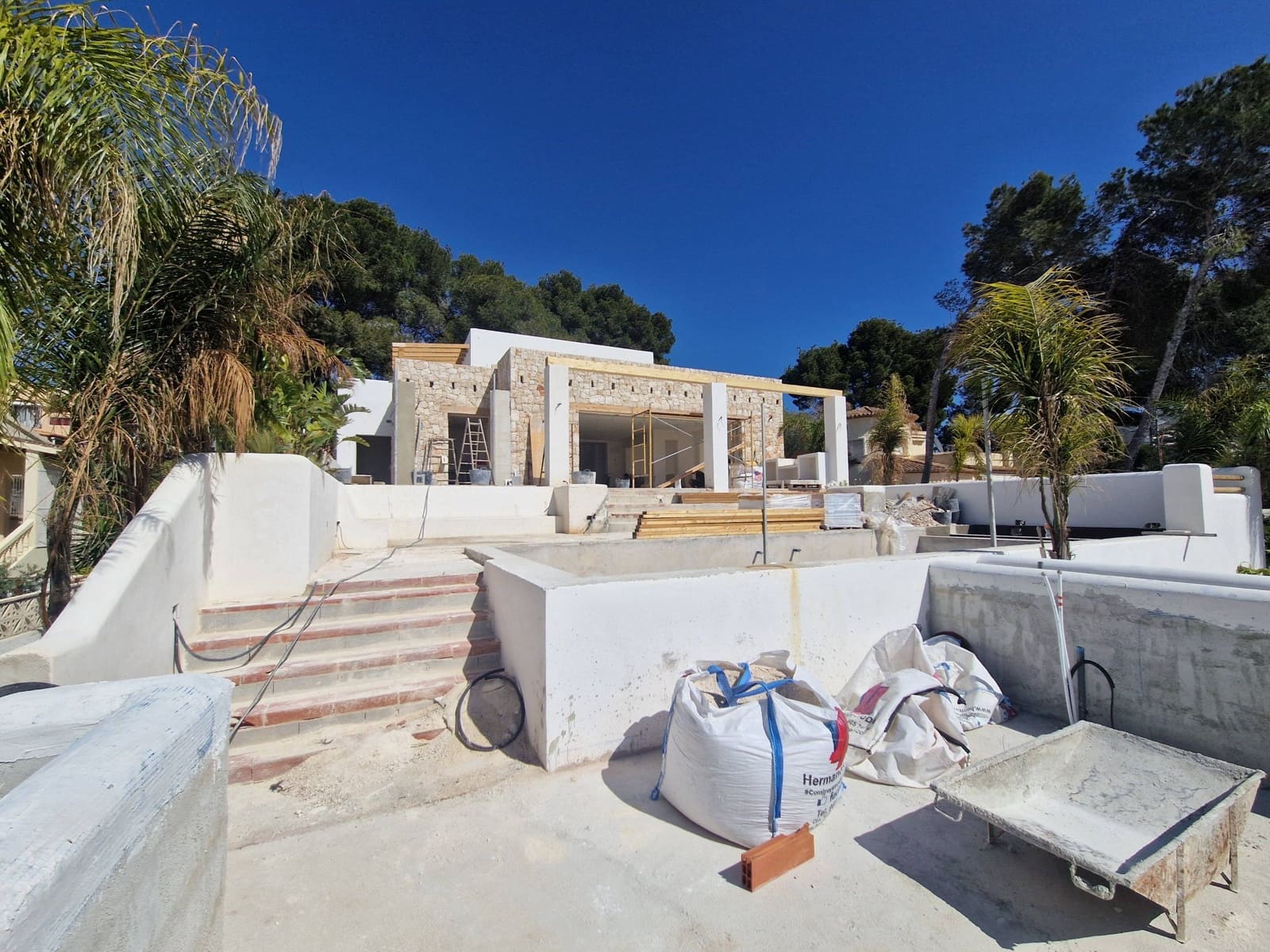 5 bedroom Villa for sale in Moraira with pool garage - € 2,395,000 (Ref: 9719889)