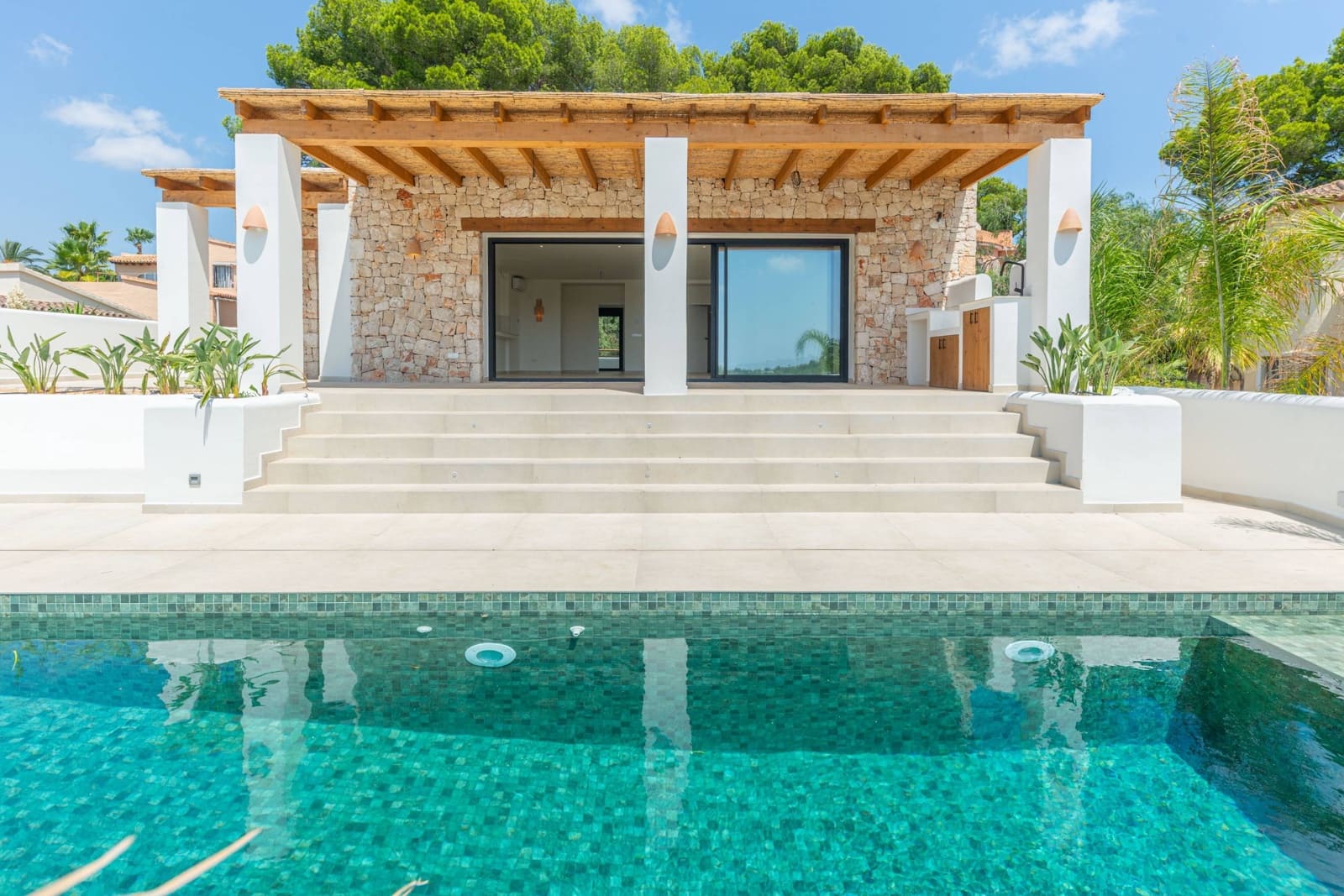 5 bedroom Villa for sale in Moraira with pool garage - € 2,350,000 (Ref: 9719889)