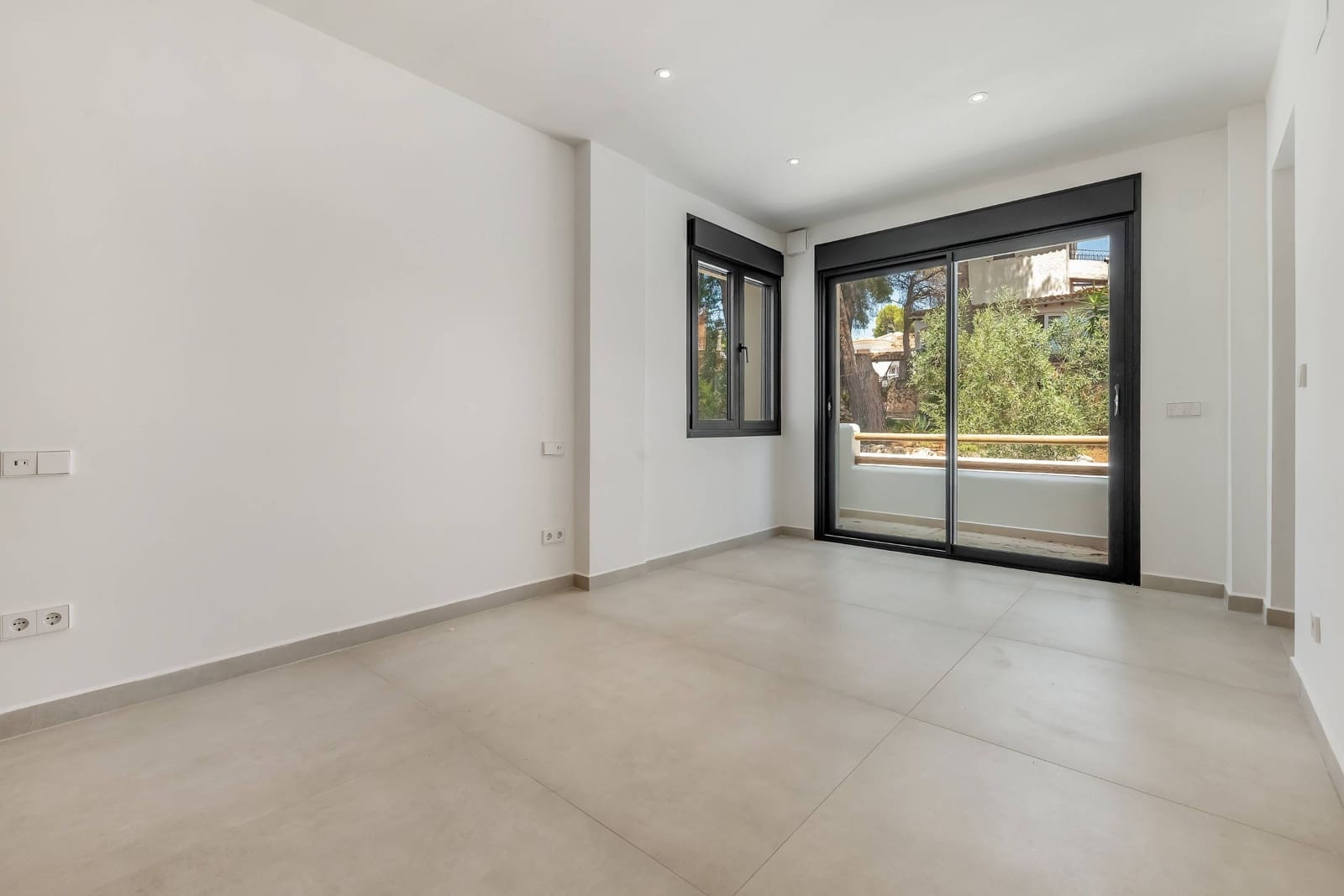 5 bedroom Villa for sale in Moraira with pool garage - € 2,350,000 (Ref: 9719889)