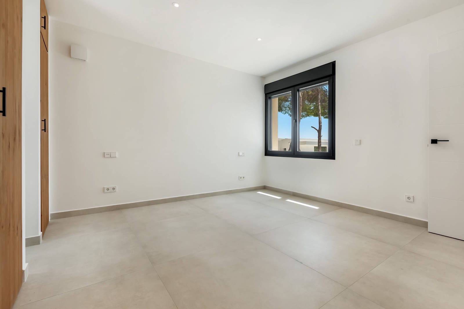 5 bedroom Villa for sale in Moraira with pool garage - € 2,350,000 (Ref: 9719889)
