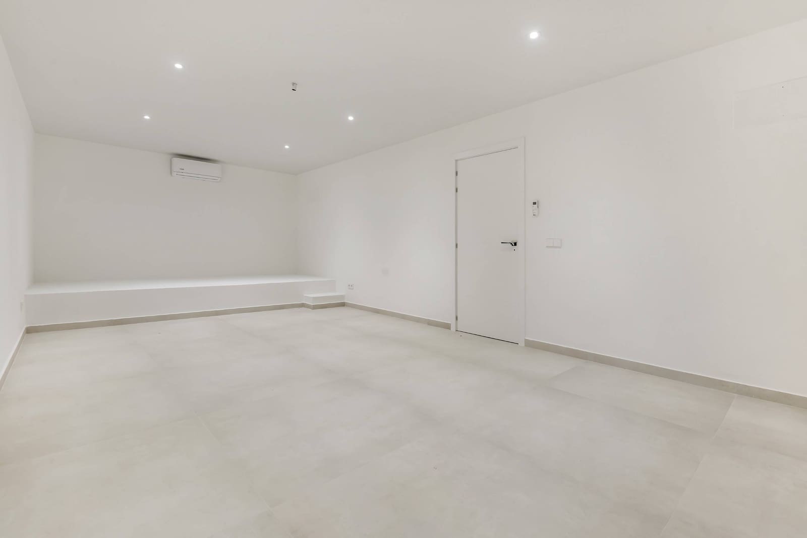 5 bedroom Villa for sale in Moraira with pool garage - € 2,350,000 (Ref: 9719889)