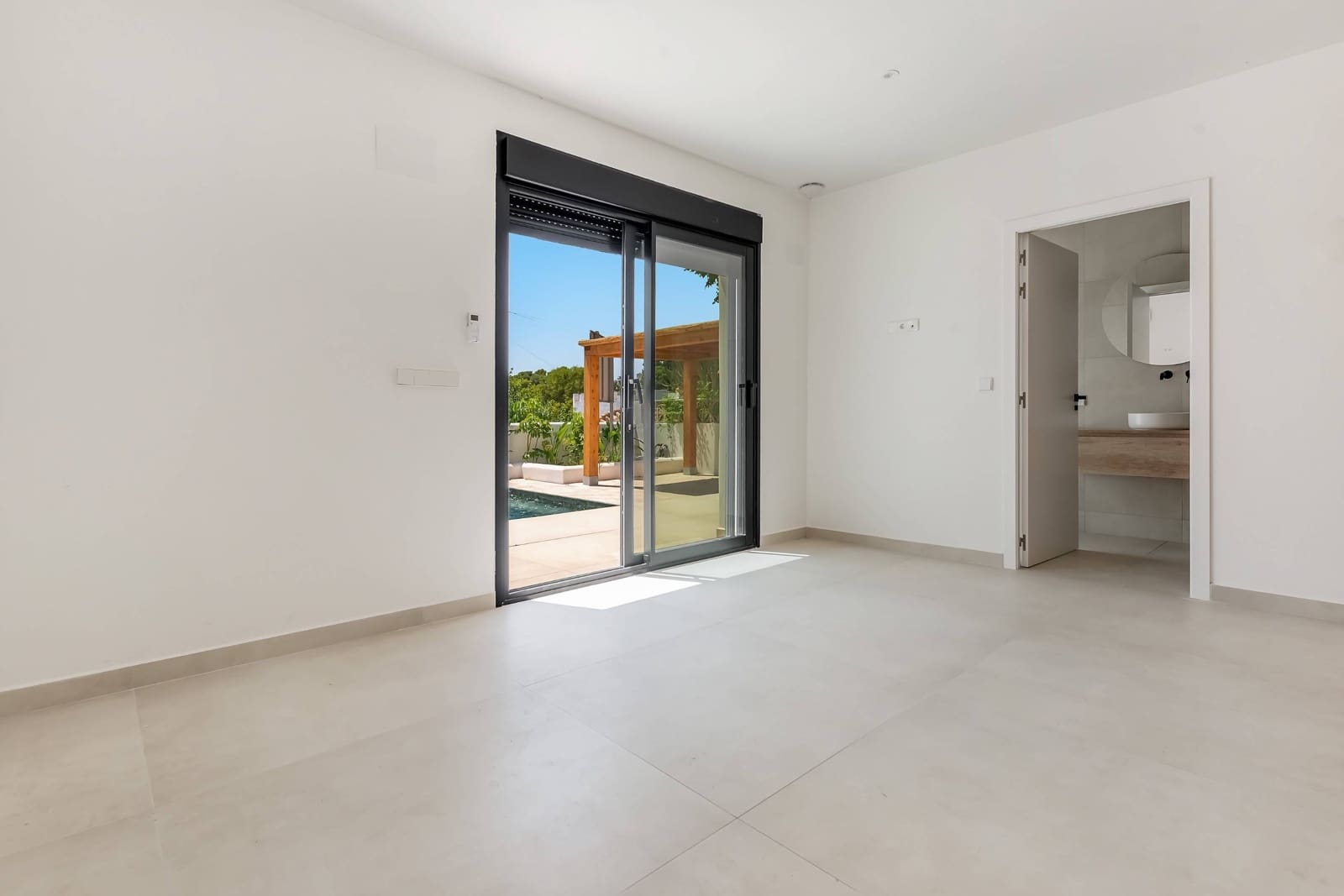 5 bedroom Villa for sale in Moraira with pool garage - € 2,350,000 (Ref: 9719889)