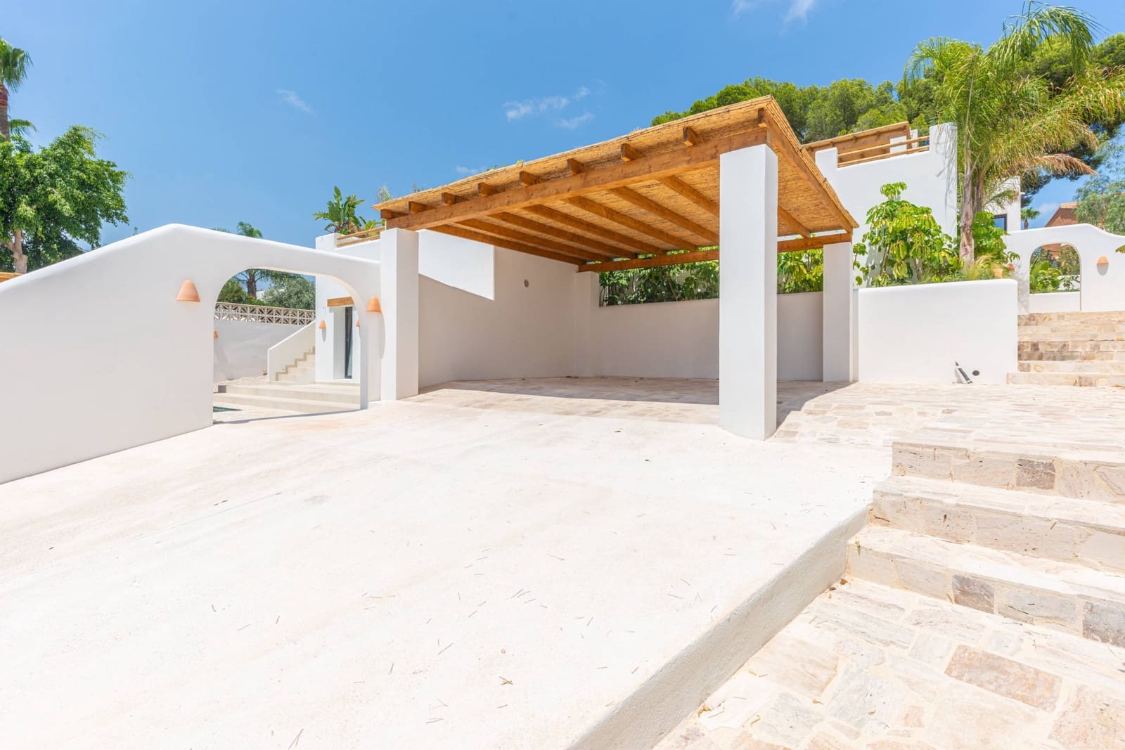5 bedroom Villa for sale in Moraira with pool garage - € 2,350,000 (Ref: 9719889)