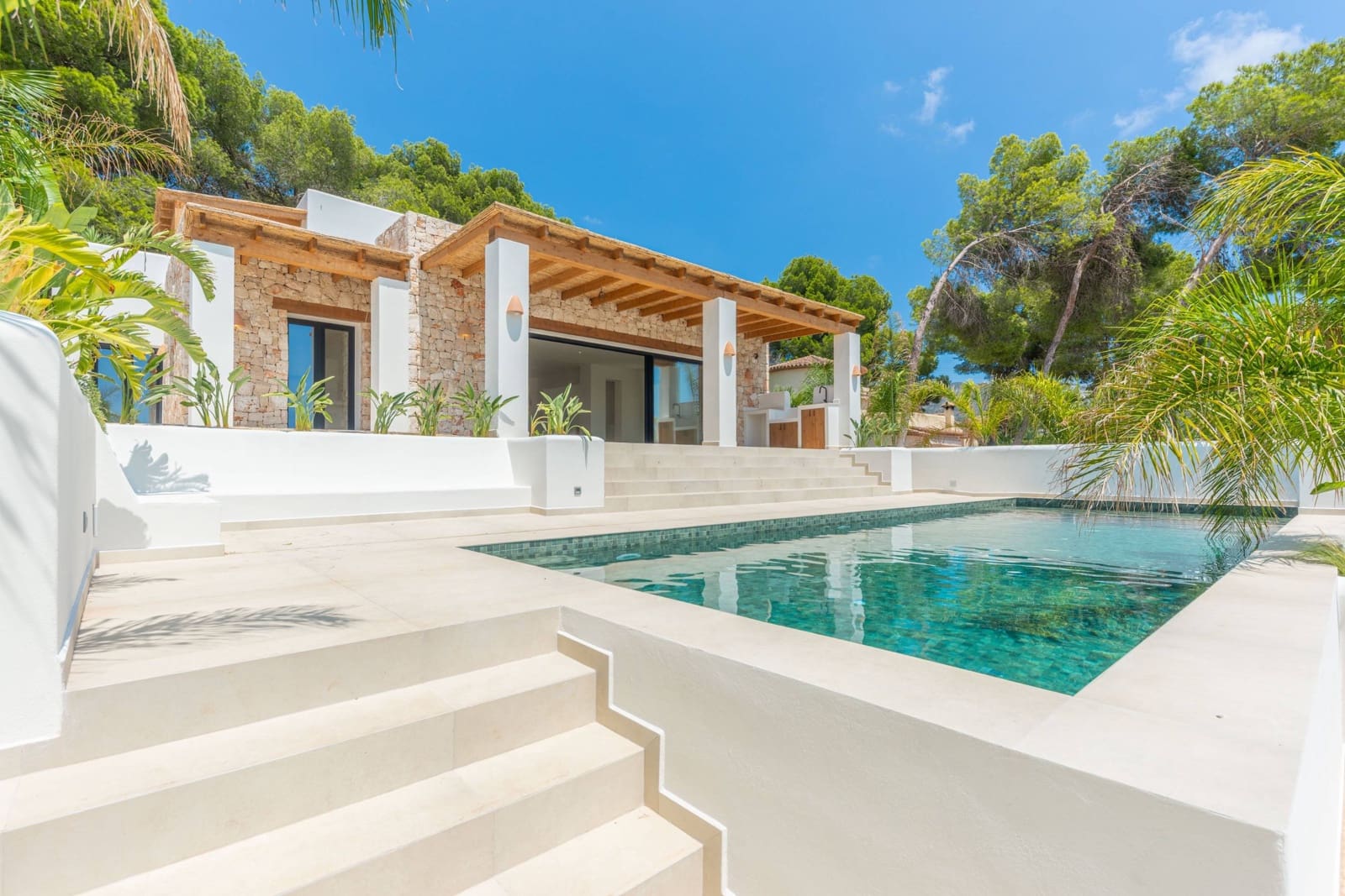 5 bedroom Villa for sale in Moraira with pool garage - € 2,350,000 (Ref: 9719889)