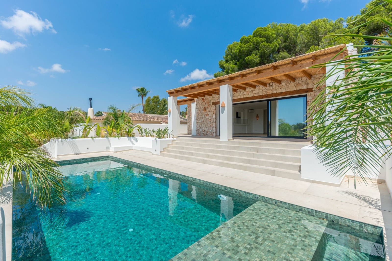5 bedroom Villa for sale in Moraira with pool garage - € 2,350,000 (Ref: 9719889)
