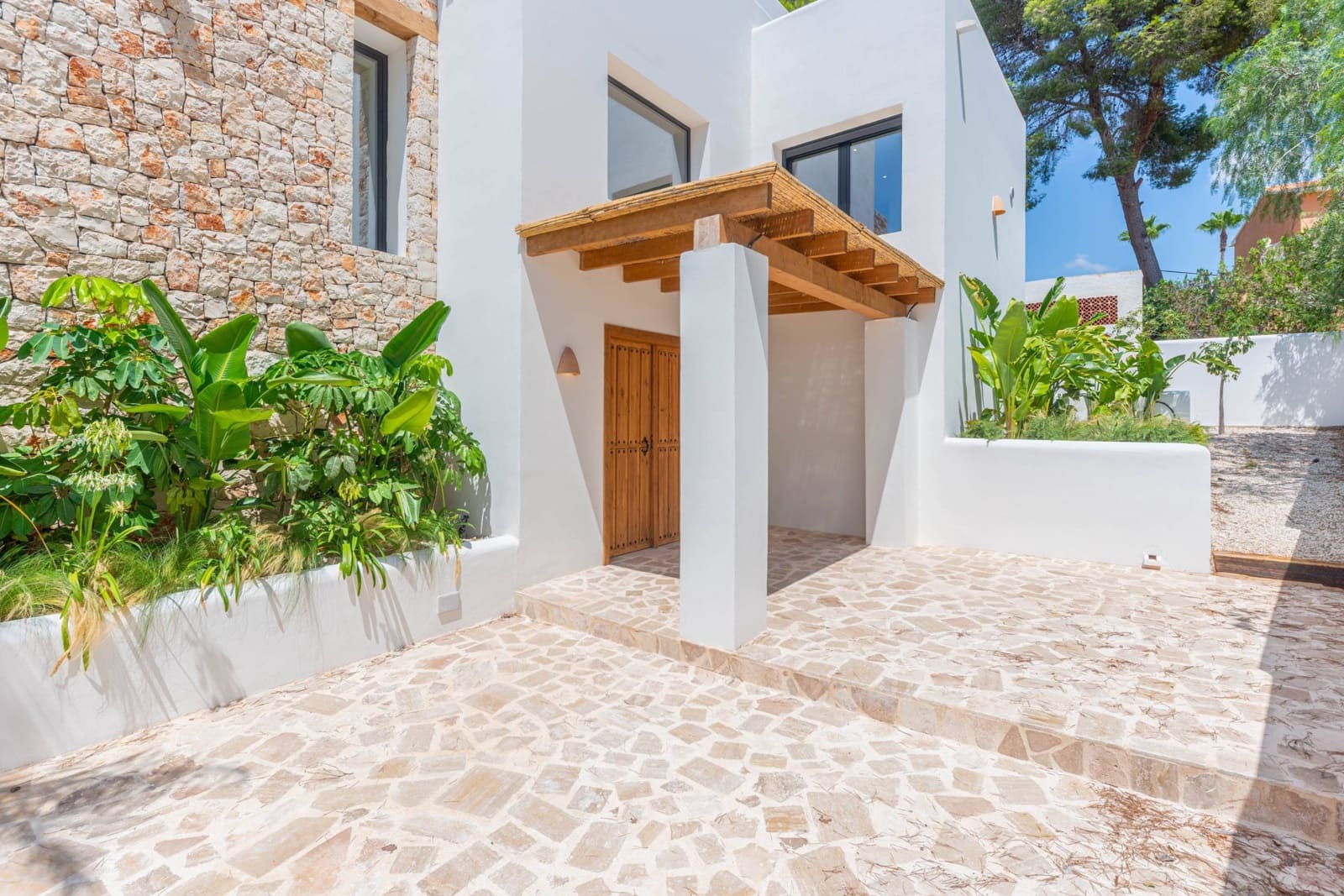 5 bedroom Villa for sale in Moraira with pool garage - € 2,350,000 (Ref: 9719889)