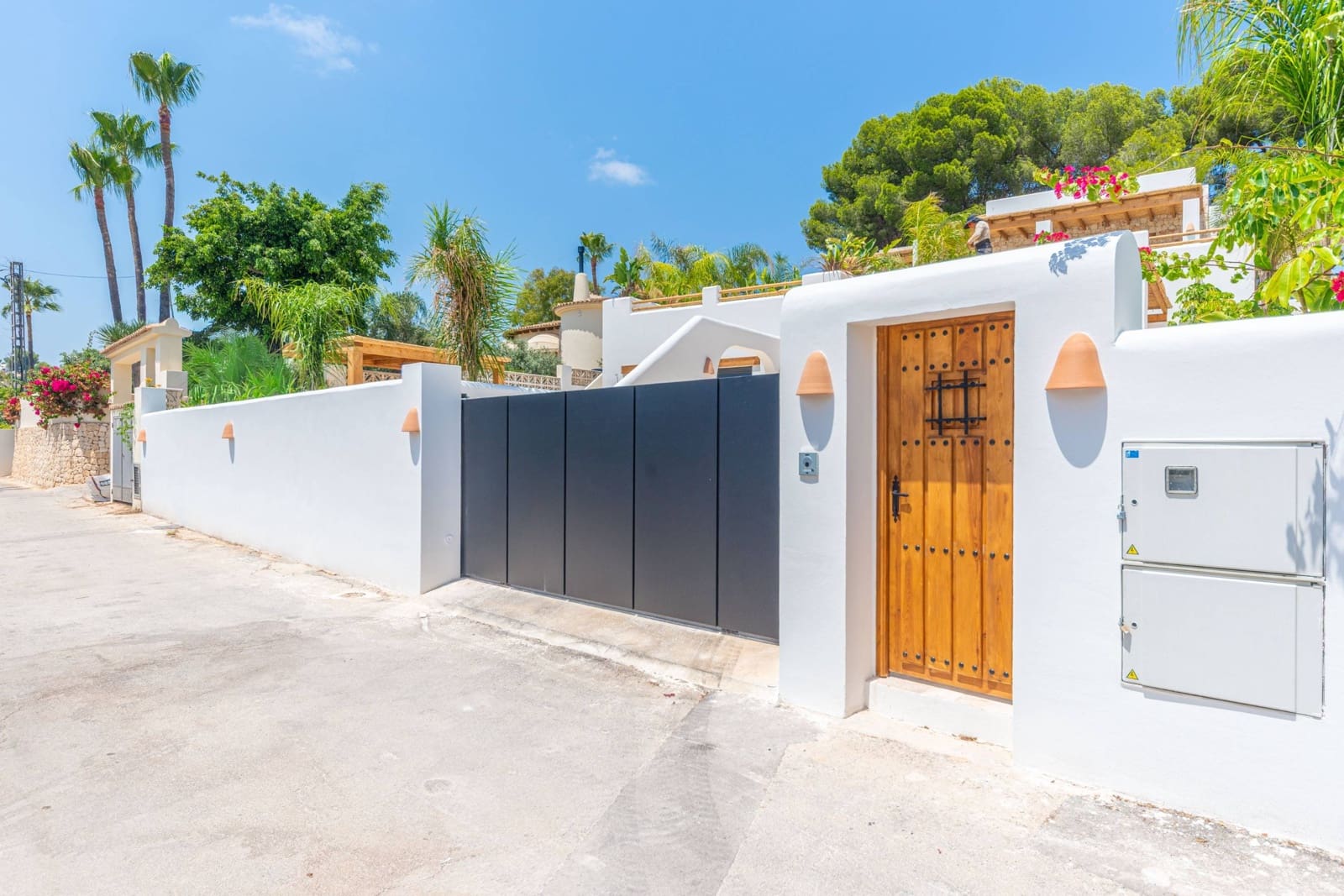 5 bedroom Villa for sale in Moraira with pool garage - € 2,350,000 (Ref: 9719889)