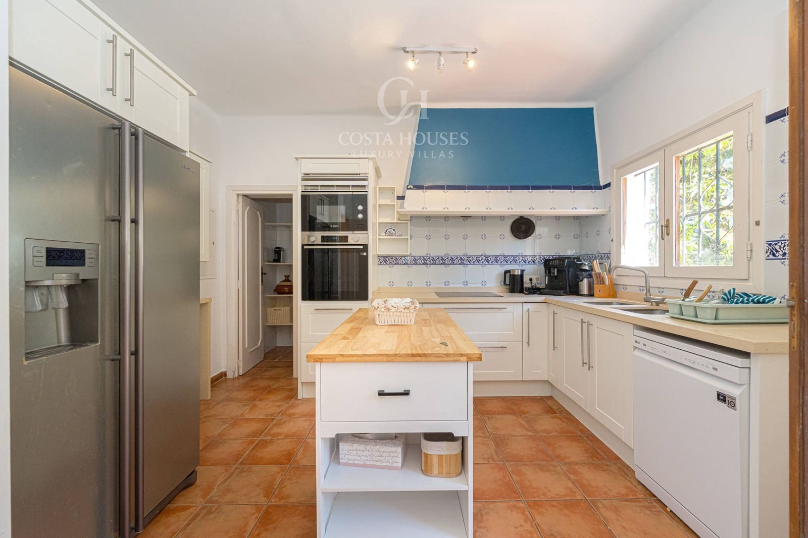 4 bedroom Villa for sale in Moraira with pool garage - € 2,690,000 (Ref: 9741715)