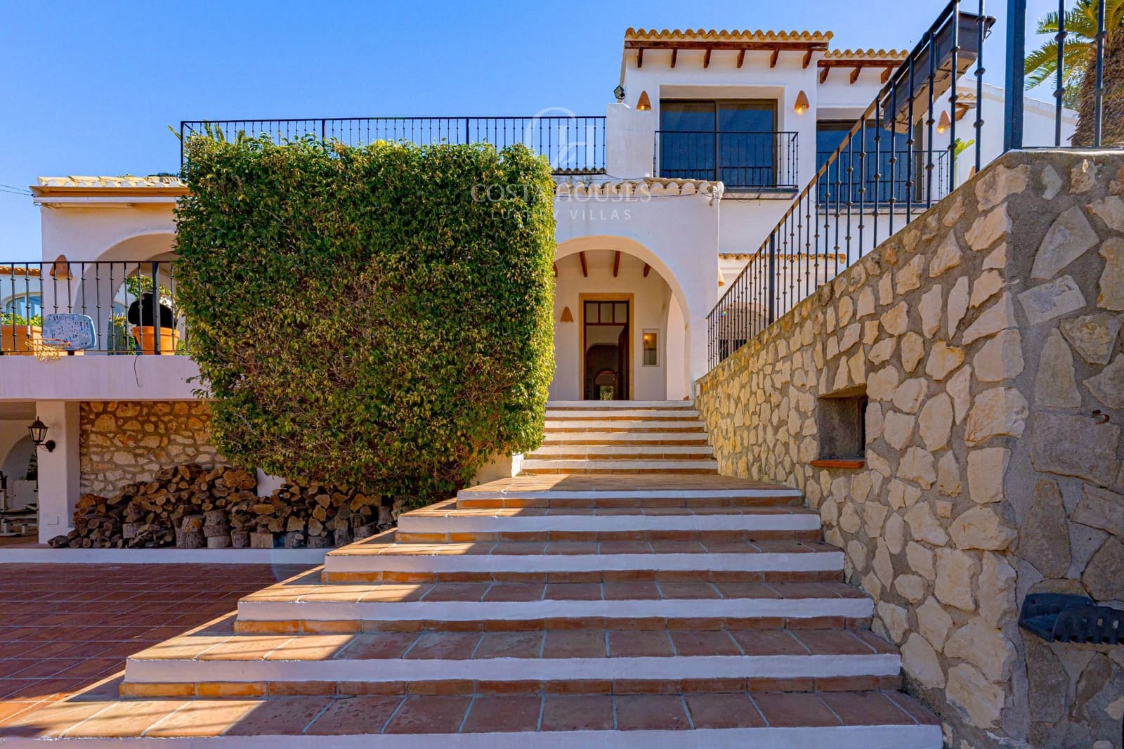 4 bedroom Villa for sale in Moraira with pool garage - € 2,690,000 (Ref: 9741715)