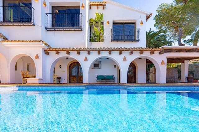 4 soveværelse Villa til salg i Moraira, Teulada-Moraira med swimmingpool garage - € 2.690.000 (Ref: 9741715)