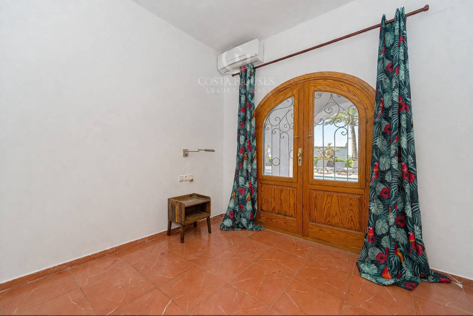 4 bedroom Villa for sale in Moraira with pool garage - € 2,690,000 (Ref: 9741715)