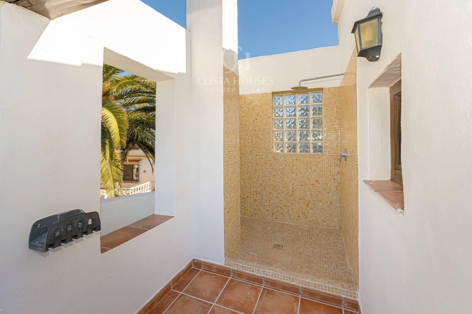 4 bedroom Villa for sale in Moraira with pool garage - € 2,690,000 (Ref: 9741715)