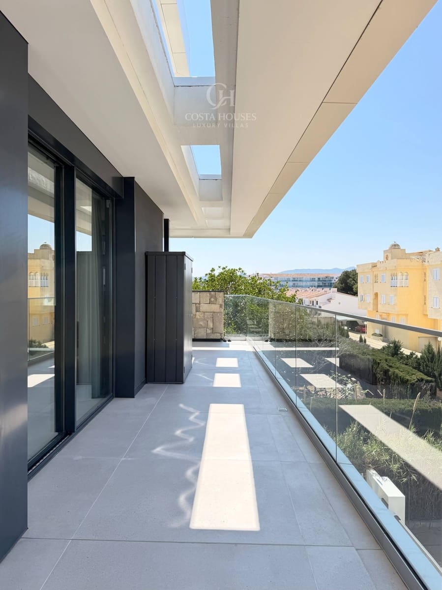 3 quarto Penthouse para venda em Denia com piscina garagem - 1 650 000 € (Ref: 9747042)