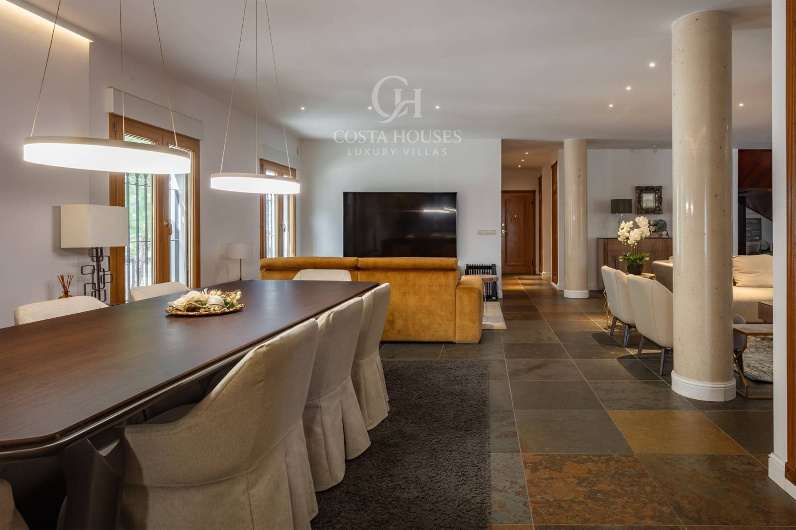 5 bedroom Villa for sale in Benimantell with pool garage - € 2,400,000 (Ref: 9751986)