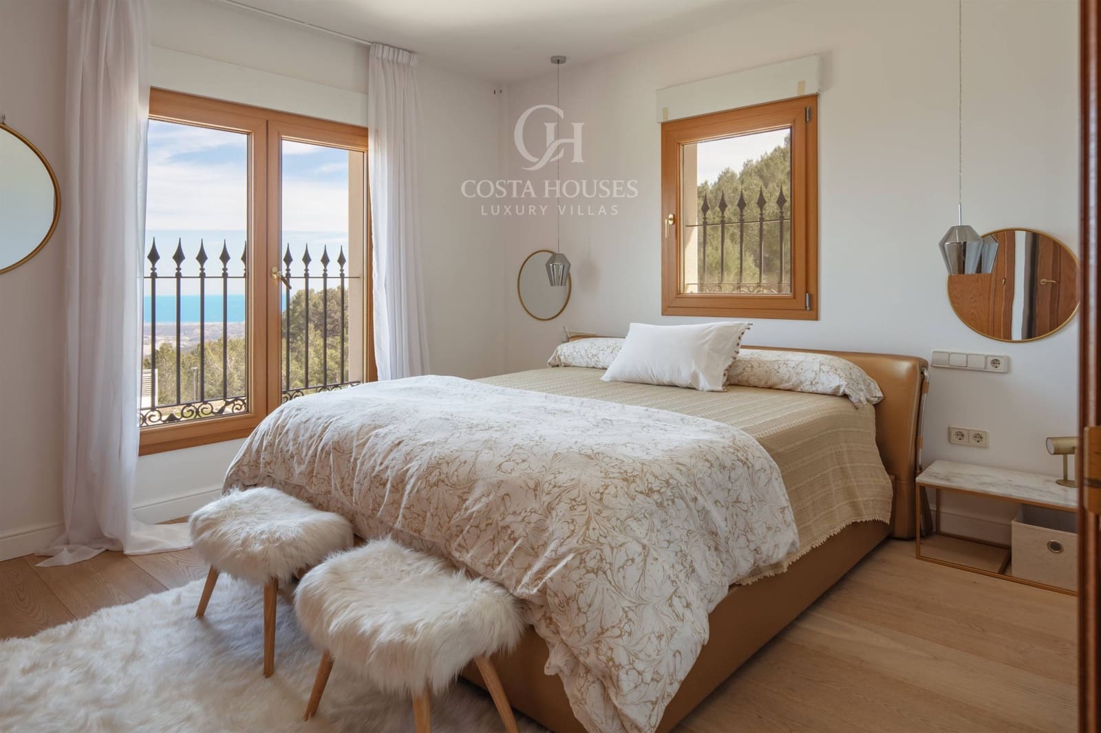 5 bedroom Villa for sale in Benimantell with pool garage - € 2,400,000 (Ref: 9751986)