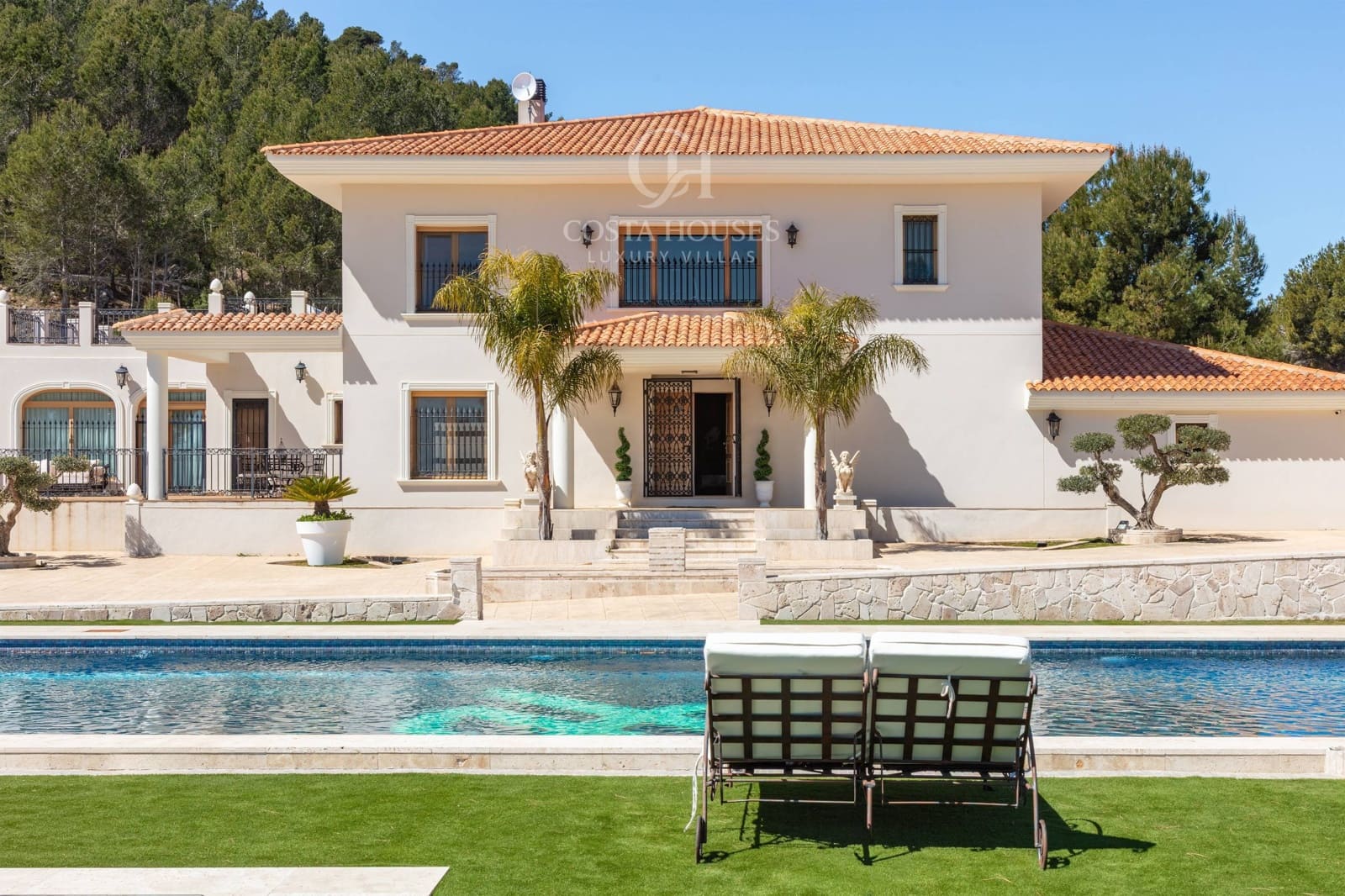 5 bedroom Villa for sale in Benimantell with pool garage - € 2,400,000 (Ref: 9751986)