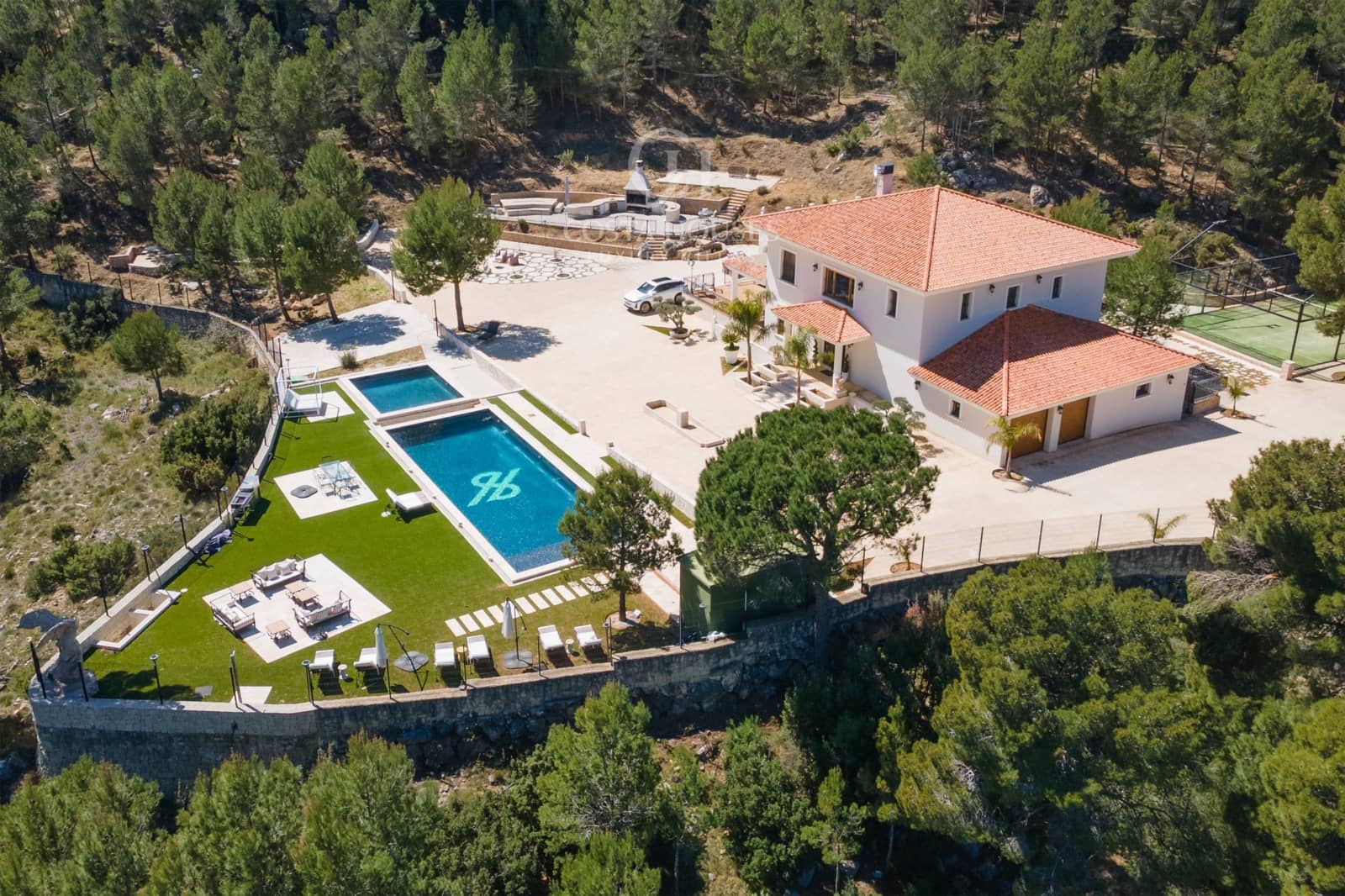 5 bedroom Villa for sale in Benimantell with pool garage - € 2,400,000 (Ref: 9751986)