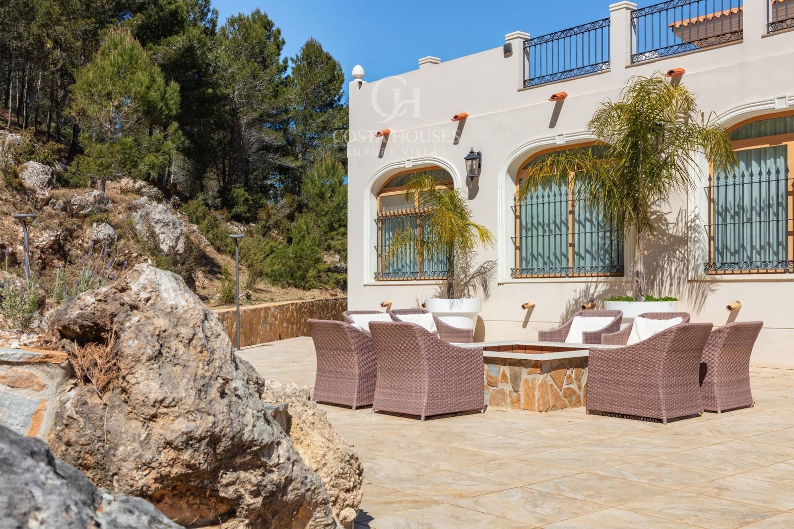 5 bedroom Villa for sale in Benimantell with pool garage - € 2,400,000 (Ref: 9751986)