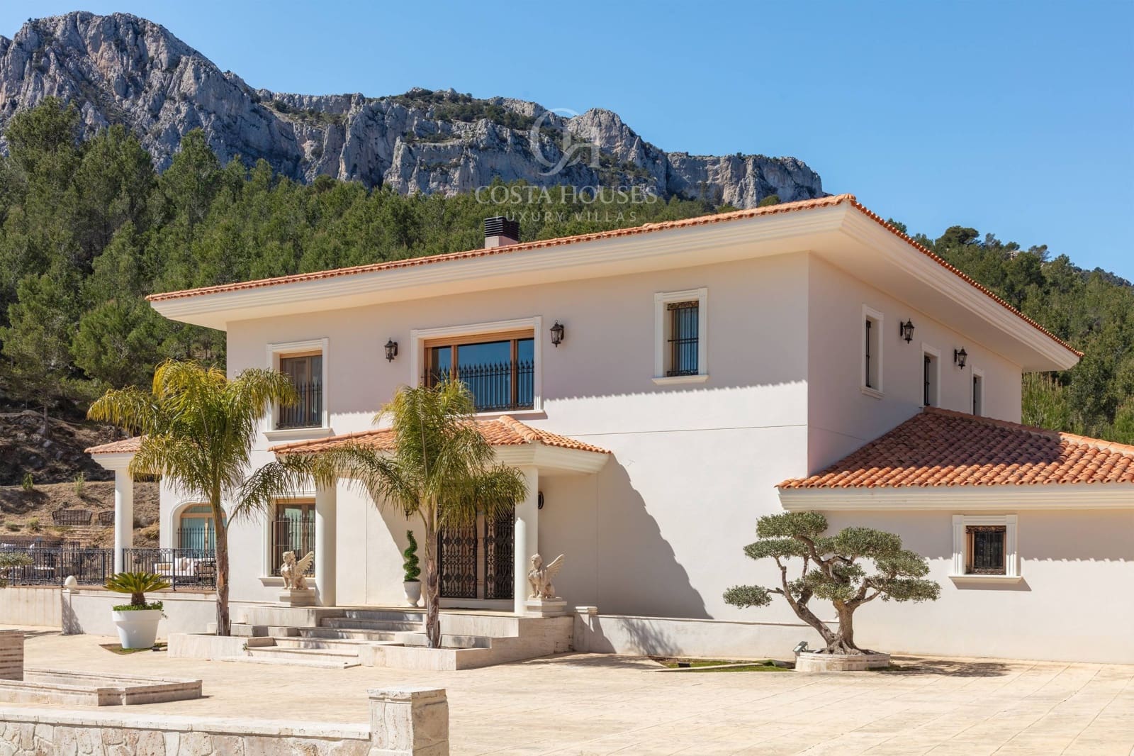 5 bedroom Villa for sale in Benimantell with pool garage - € 2,400,000 (Ref: 9751986)