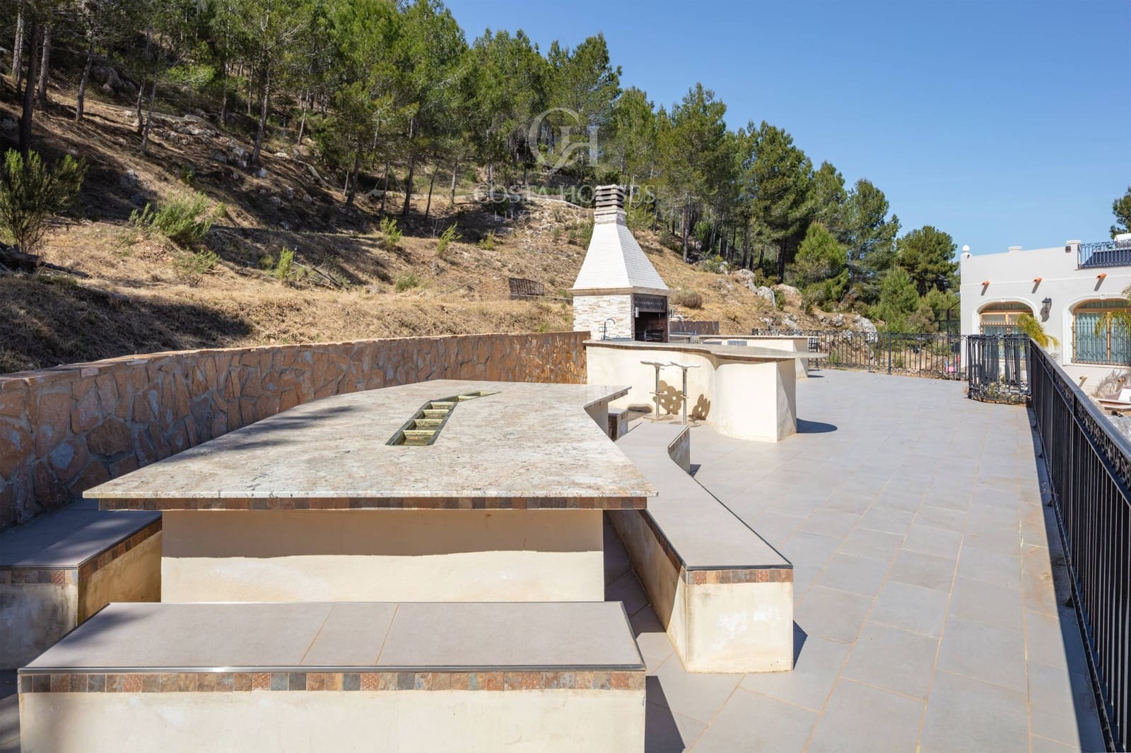 5 bedroom Villa for sale in Benimantell with pool garage - € 2,400,000 (Ref: 9751986)