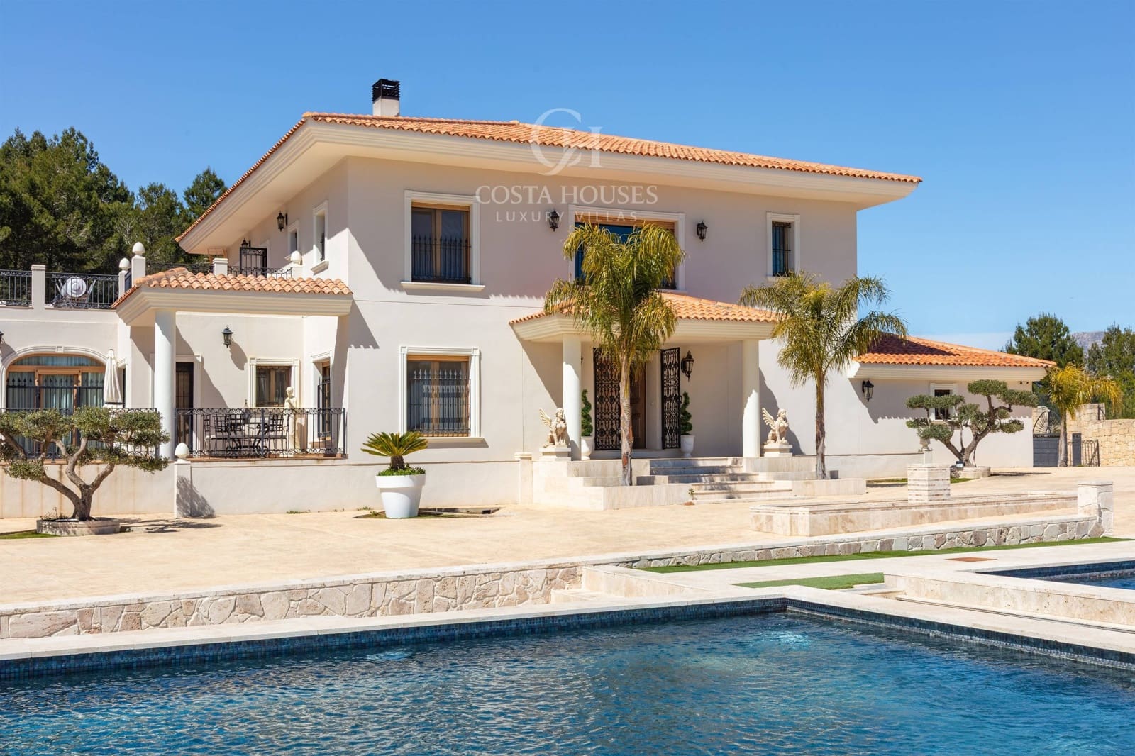 5 bedroom Villa for sale in Benimantell with pool garage - € 2,400,000 (Ref: 9751986)