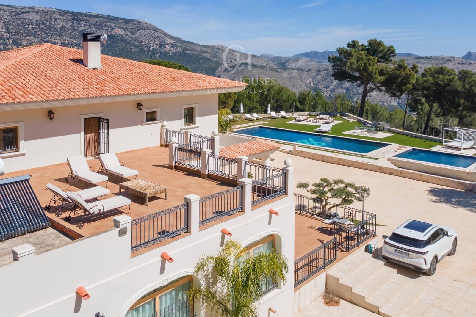 5 bedroom Villa for sale in Benimantell with pool garage - € 2,400,000 (Ref: 9751986)