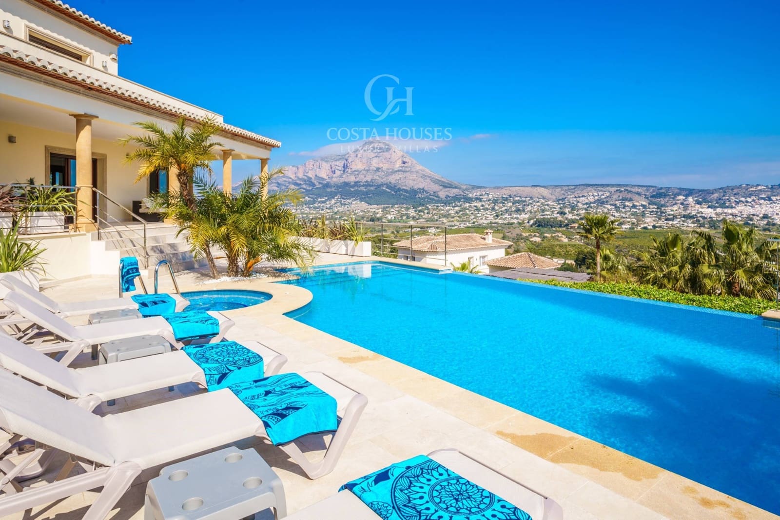 4 soveværelse Villa til salg i Javea / Xabia med swimmingpool garage - € 1.395.000 (Ref: 9778086)