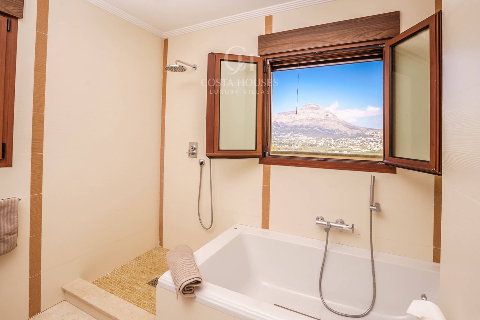 4 soveværelse Villa til salg i Javea / Xabia med swimmingpool garage - € 1.395.000 (Ref: 9778086)