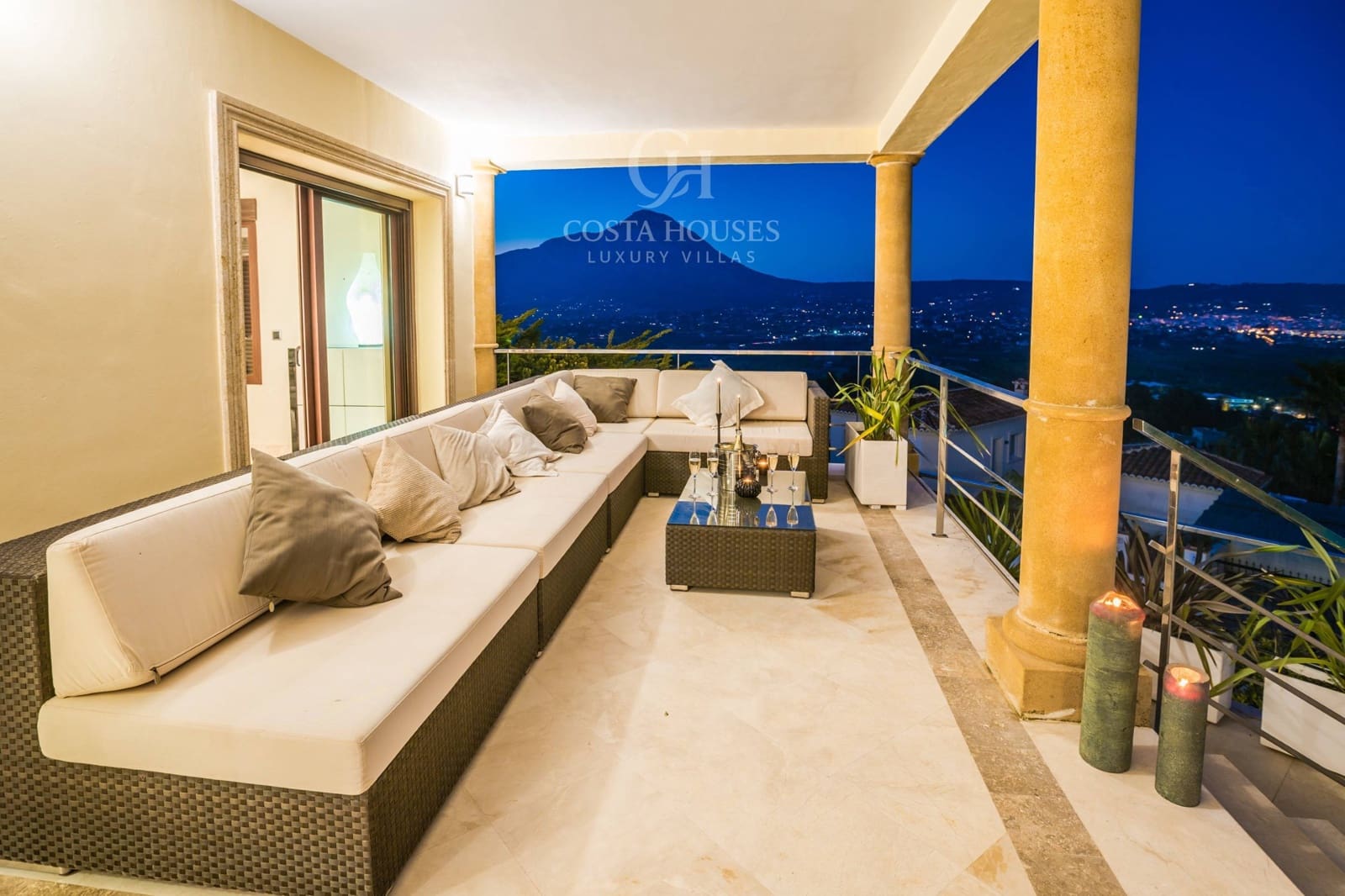 4 soveværelse Villa til salg i Javea / Xabia med swimmingpool garage - € 1.395.000 (Ref: 9778086)