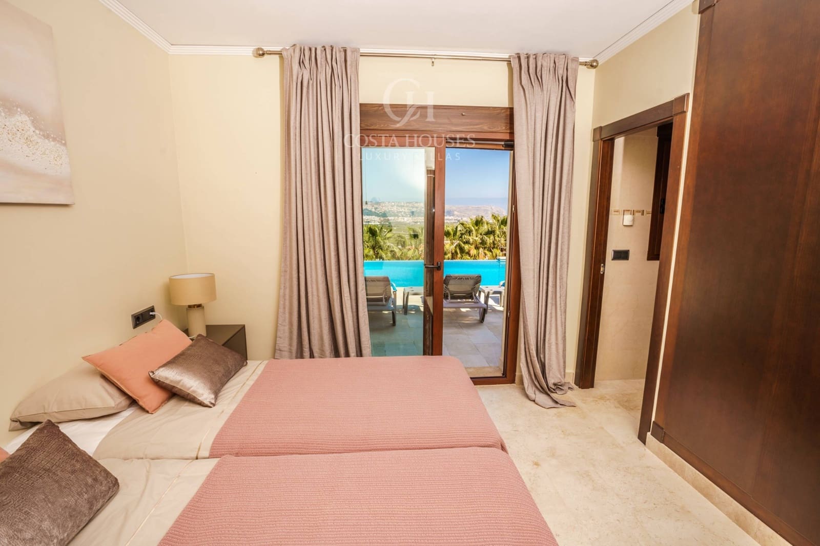 4 soveværelse Villa til salg i Javea / Xabia med swimmingpool garage - € 1.395.000 (Ref: 9778086)