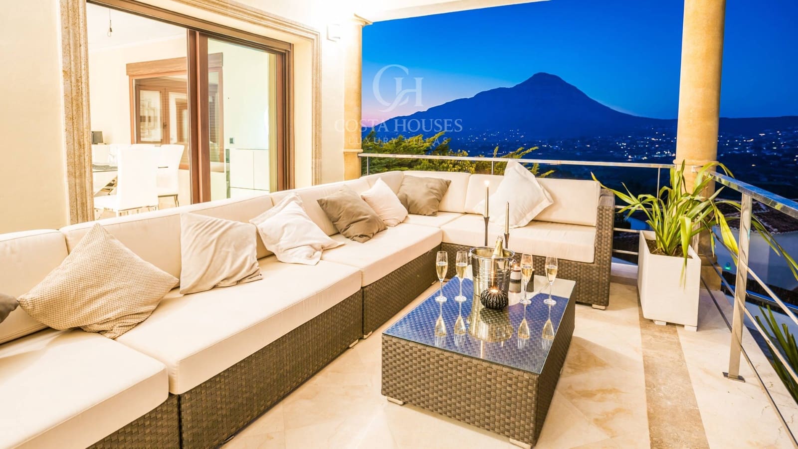 4 soveværelse Villa til salg i Javea / Xabia med swimmingpool garage - € 1.395.000 (Ref: 9778086)