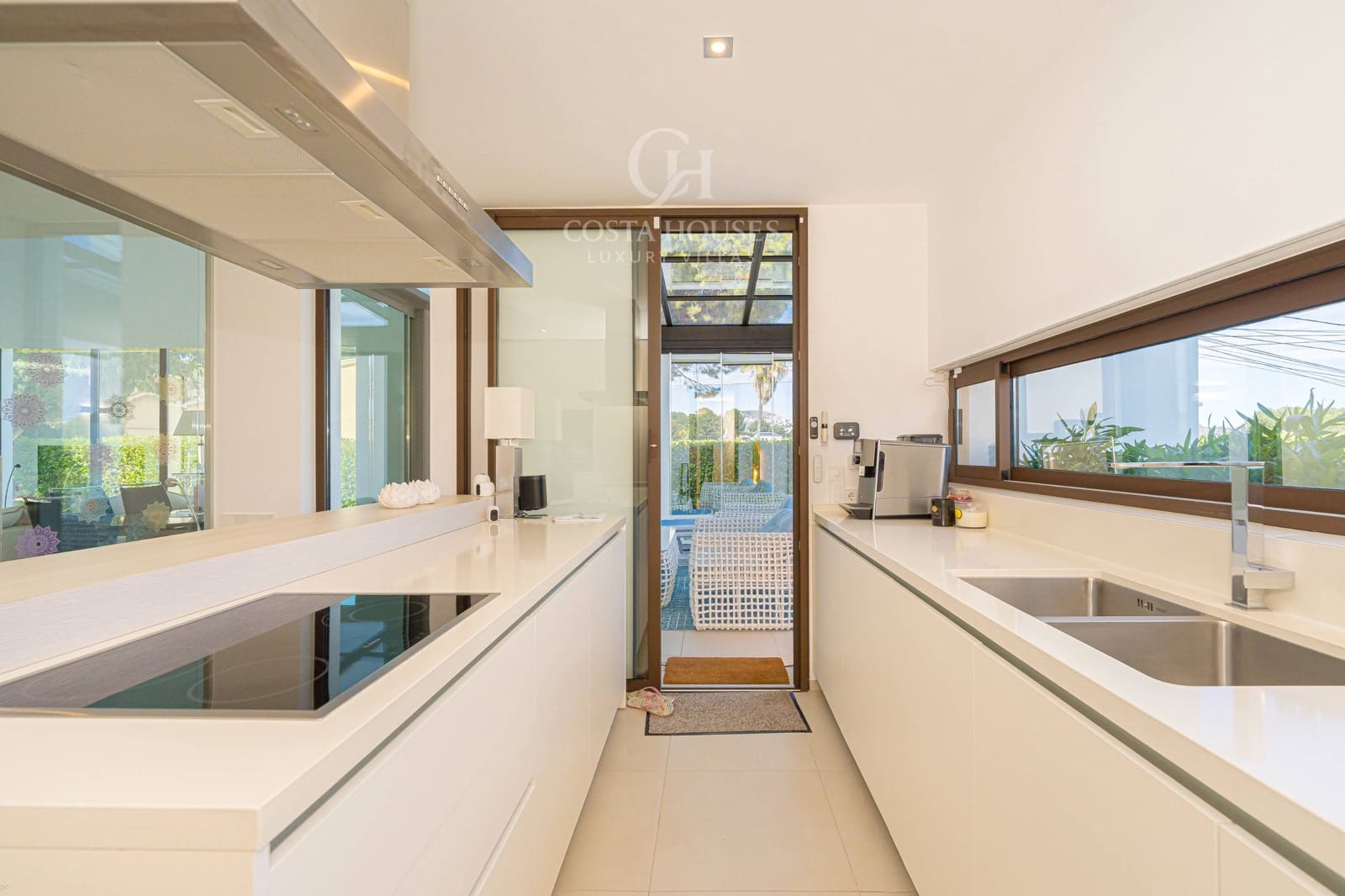 4 sovrum Villa till salu i Moraira med pool garage - 1 450 000 € (Ref: 9780514)