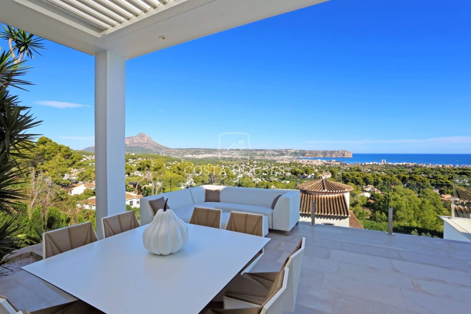 4 soveværelse Villa til salg i Javea / Xabia med swimmingpool - € 2.150.000 (Ref: 9794567)