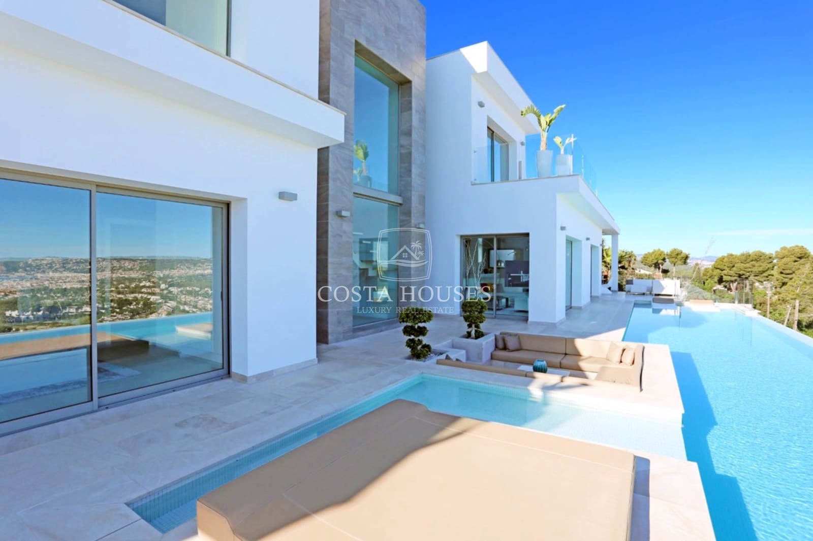 4 soveværelse Villa til salg i Javea / Xabia med swimmingpool - € 2.150.000 (Ref: 9794567)