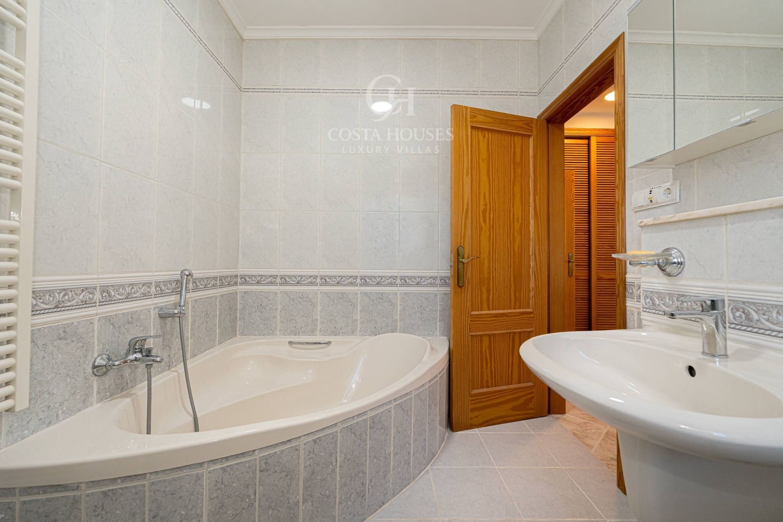 3 soverom Villa til salgs i Javea / Xabia med svømmebasseng garasje - € 1 190 000 (Ref: 9799215)