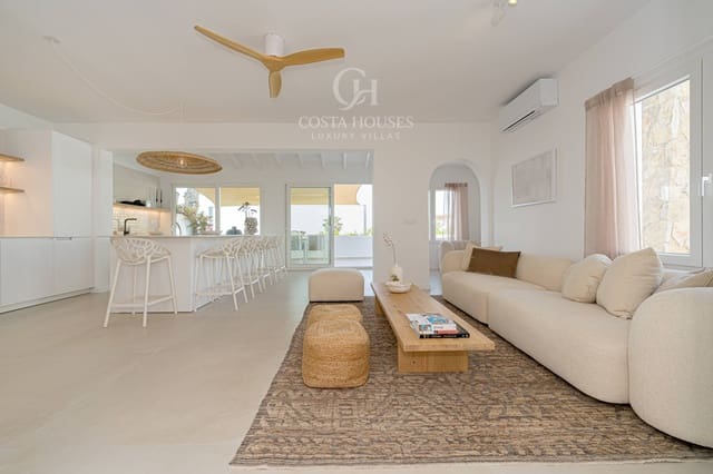 4 slaapkamer Villa te koop in Moraira, Teulada-Moraira met zwembad garage - € 1.395.000 (Ref: 9799216)