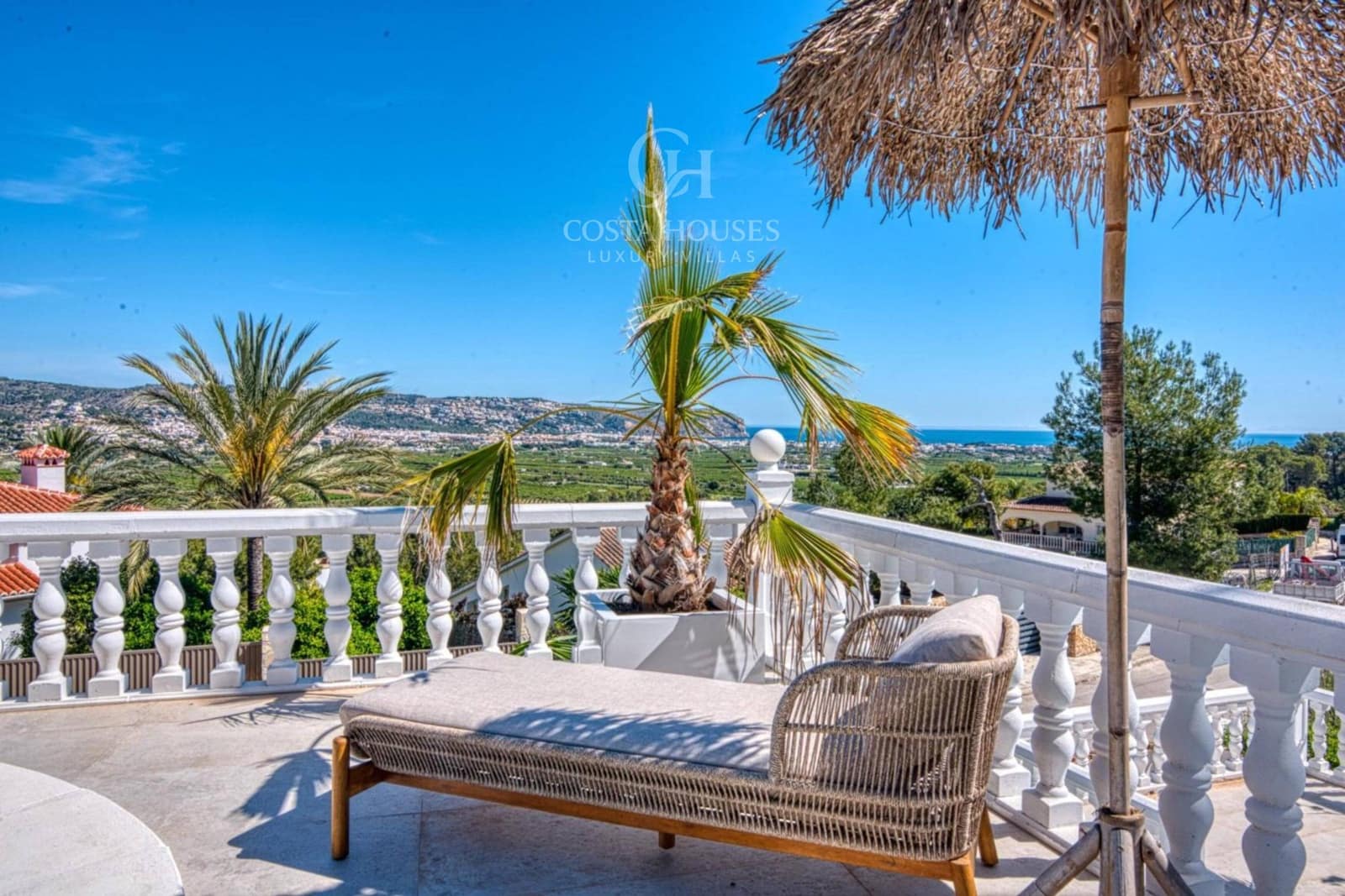 3 sypialnia Willa na sprzedaż w Javea / Xabia z basenem garażem - 995 000 € (Ref: 9822891)