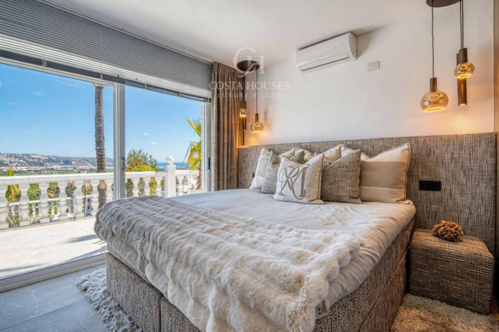 3 sypialnia Willa na sprzedaż w Javea / Xabia z basenem garażem - 995 000 € (Ref: 9822891)