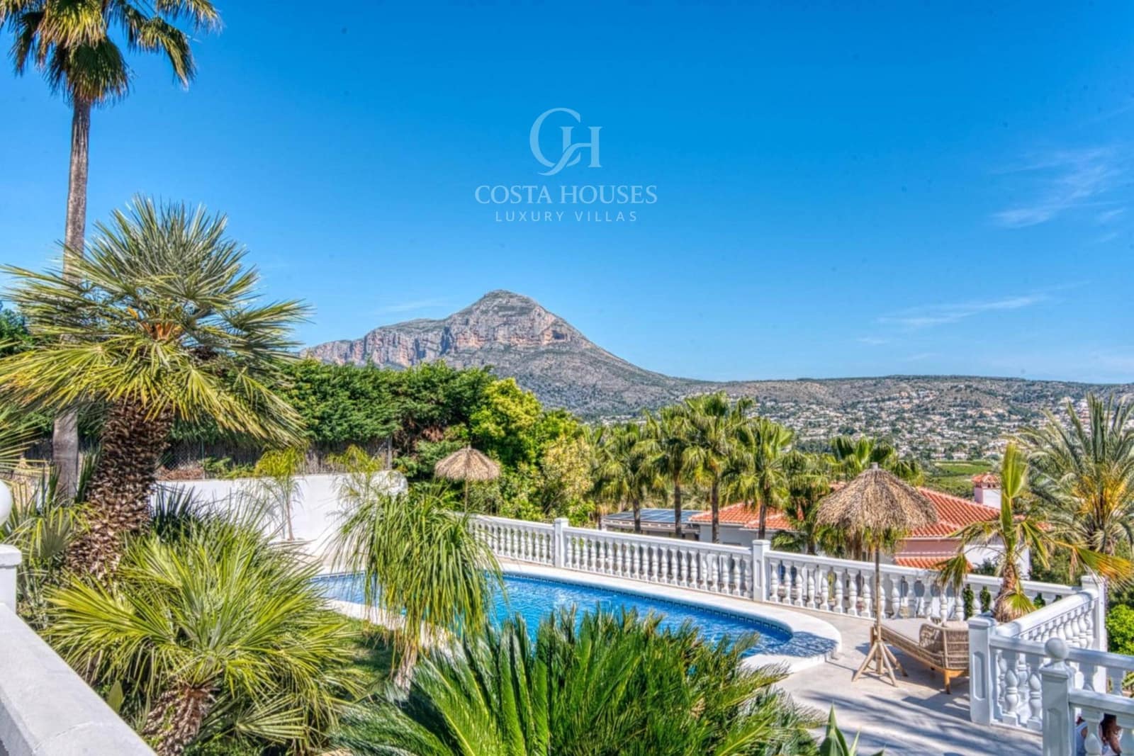 3 sypialnia Willa na sprzedaż w Javea / Xabia z basenem garażem - 995 000 € (Ref: 9822891)