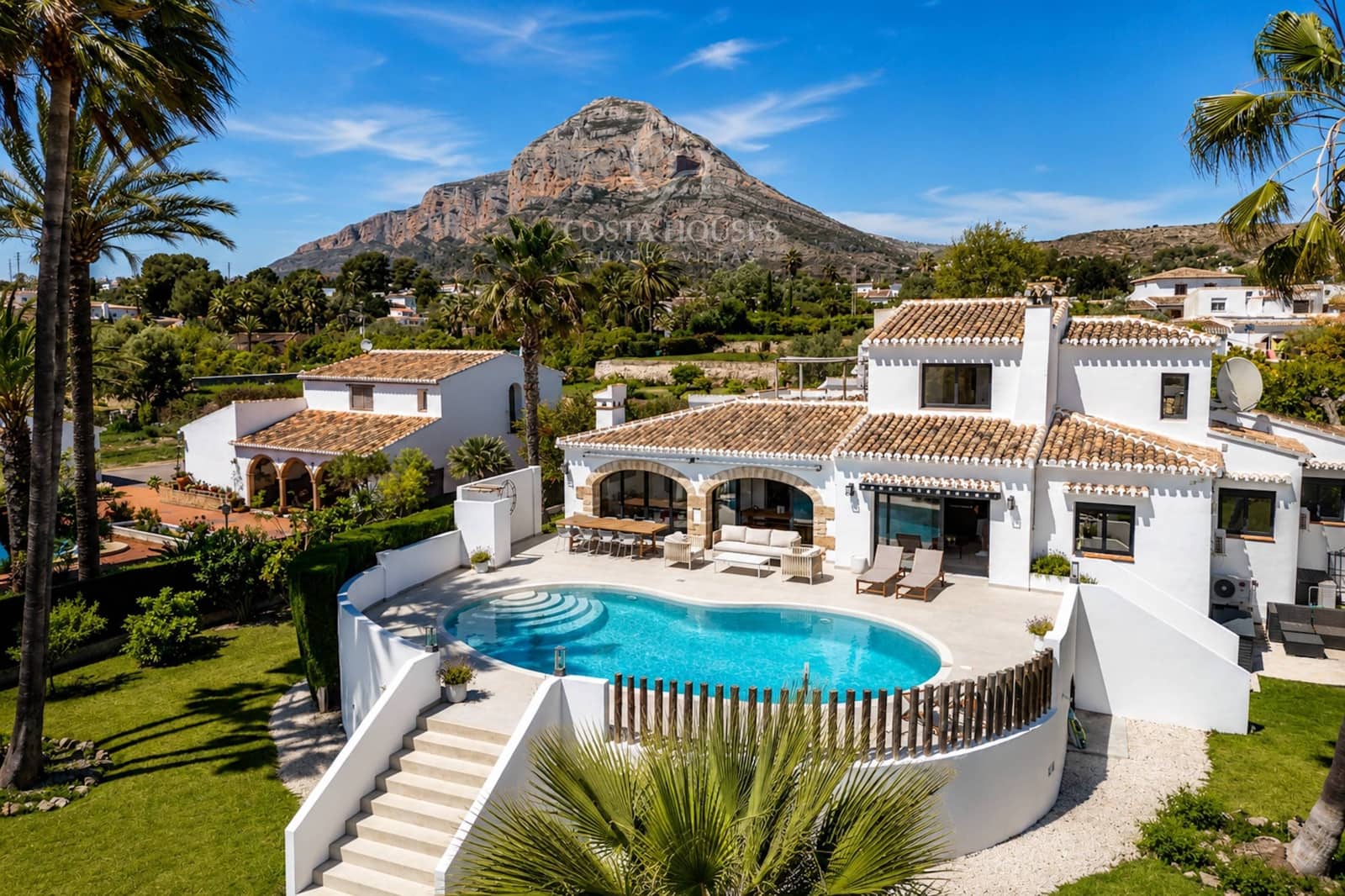 4 sypialnia Willa na sprzedaż w Javea / Xabia z basenem - 1 430 000 € (Ref: 9822892)
