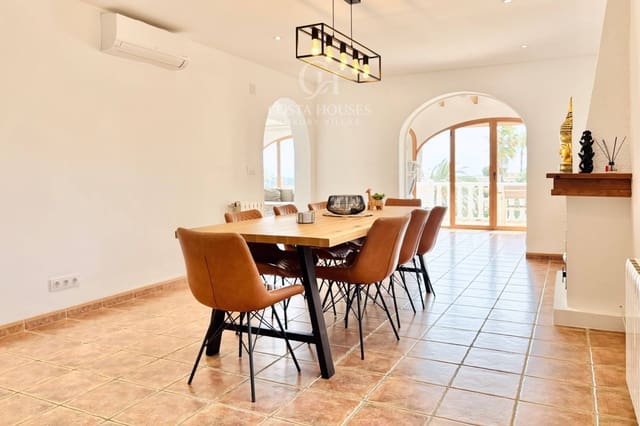 3 slaapkamer Villa te koop in Benissa met zwembad garage - € 795.000 (Ref: 9825223)