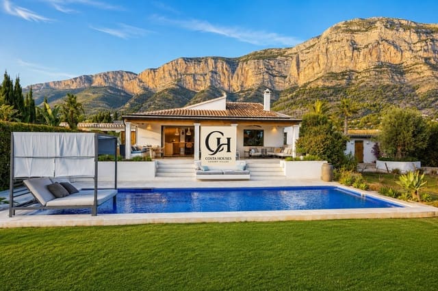 5 Zimmer Villa zu verkaufen in Montgó - Ermita, Javea / Xàbia mit Pool - 2.190.000 € (Ref: 9829069)